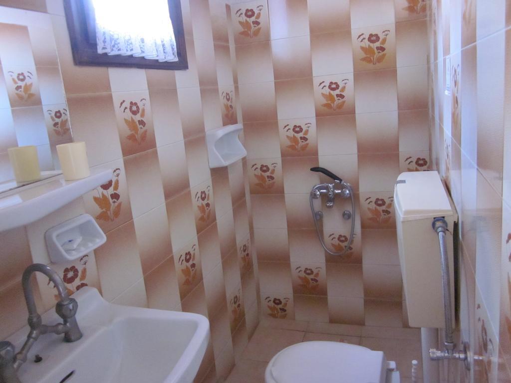 Tina Rooms Gialtra Exterior photo