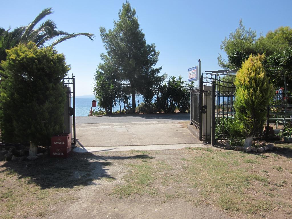Tina Rooms Gialtra Exterior photo